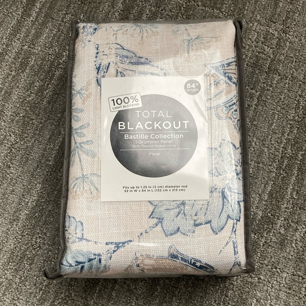 Bastille Collection Total Blackout Grommet Panel Floral w/ Thermal Weave Lining